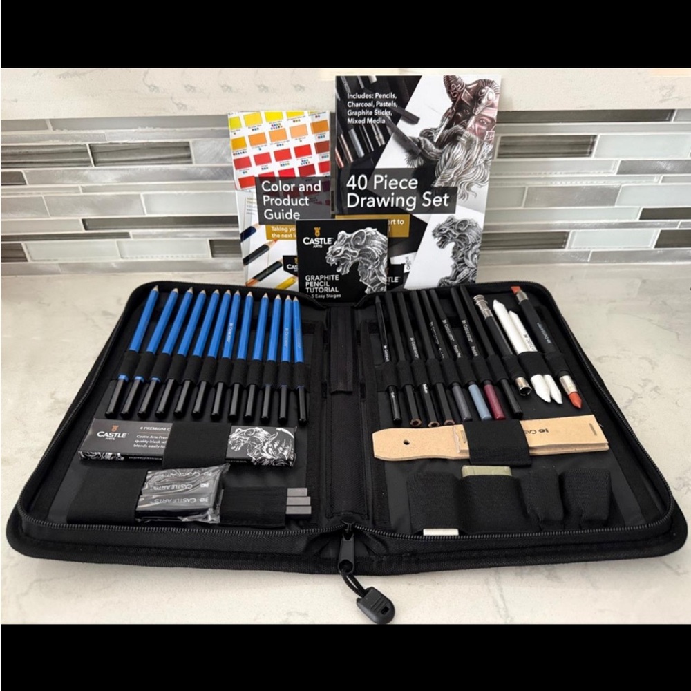 NEVER USED IN CASE CASTLE ARTS PREMIUM 40 PIECE ARTIST DRAWING SET